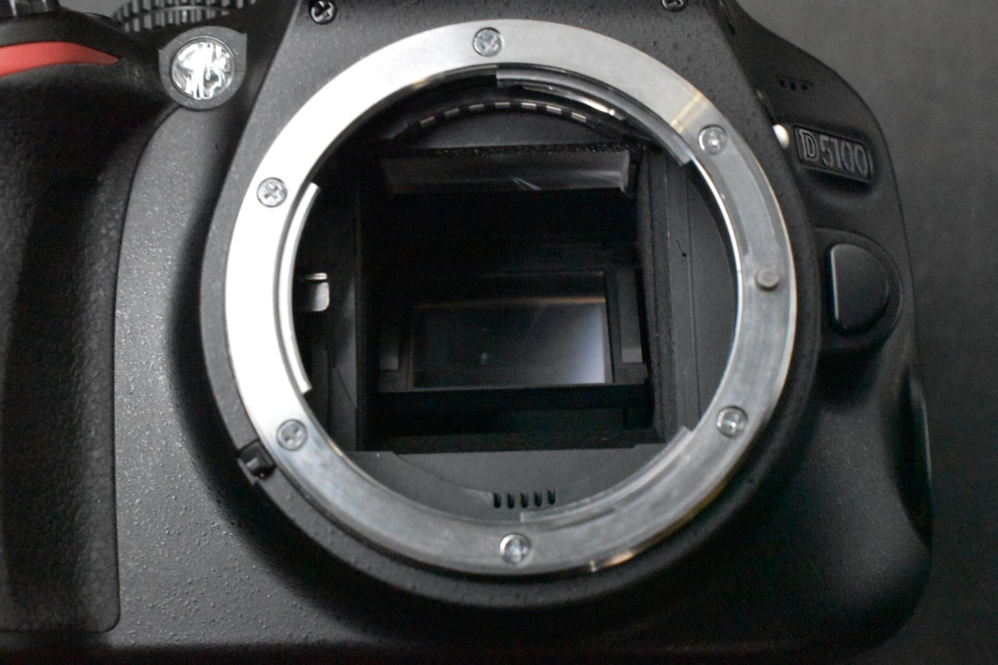 [1 Yr Warranty] Nikon D5100 16.2MP DSLR Digital Professional Camera w/ Lens 6487