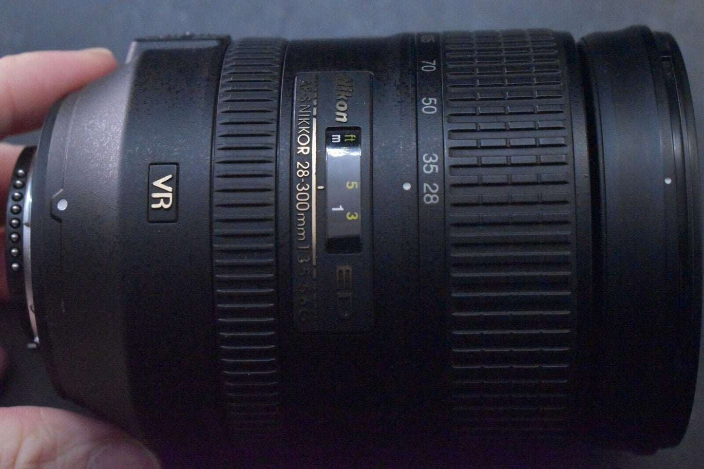 [1 Yr warranty] Nikon AF-S FX NIKKOR 28-300mm F/3.5-5.6G ED VR Zoom Lens 6831