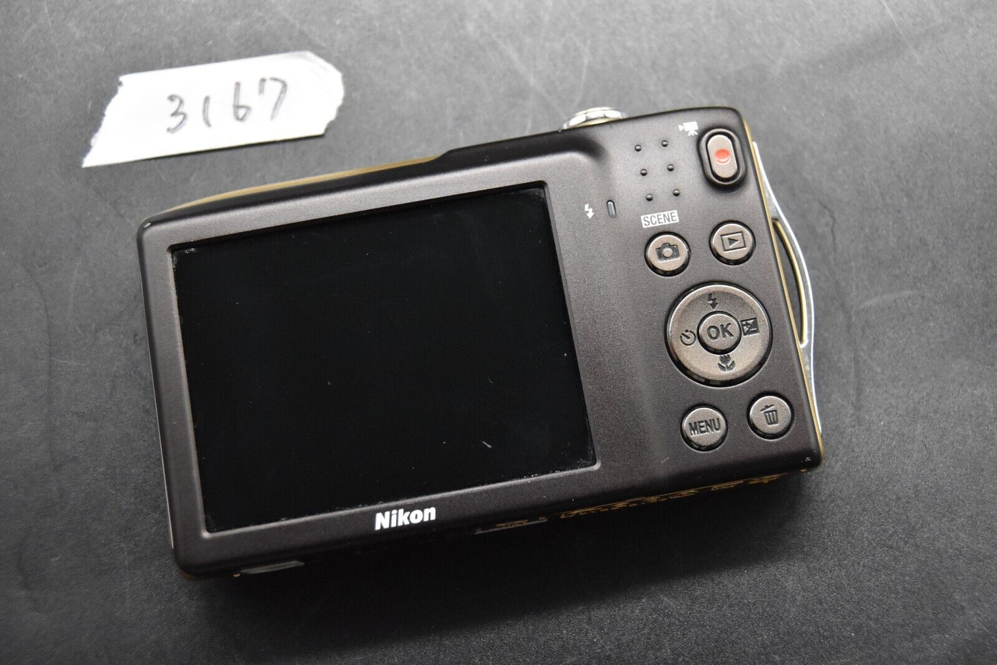 Nikon COOLPIX S3300 6XZoom 16.0 MP Digital Camera Gold JAPAN 【ALMOST MINT】3167