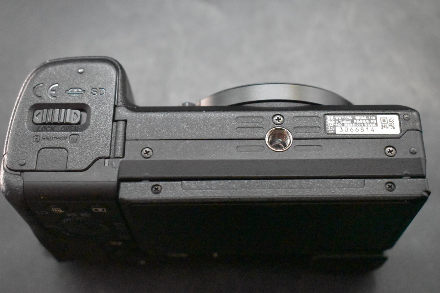 [1 Yr Warranty] Sony Alpha A6400 Mirrorless Digital Camera with lens Black 6590