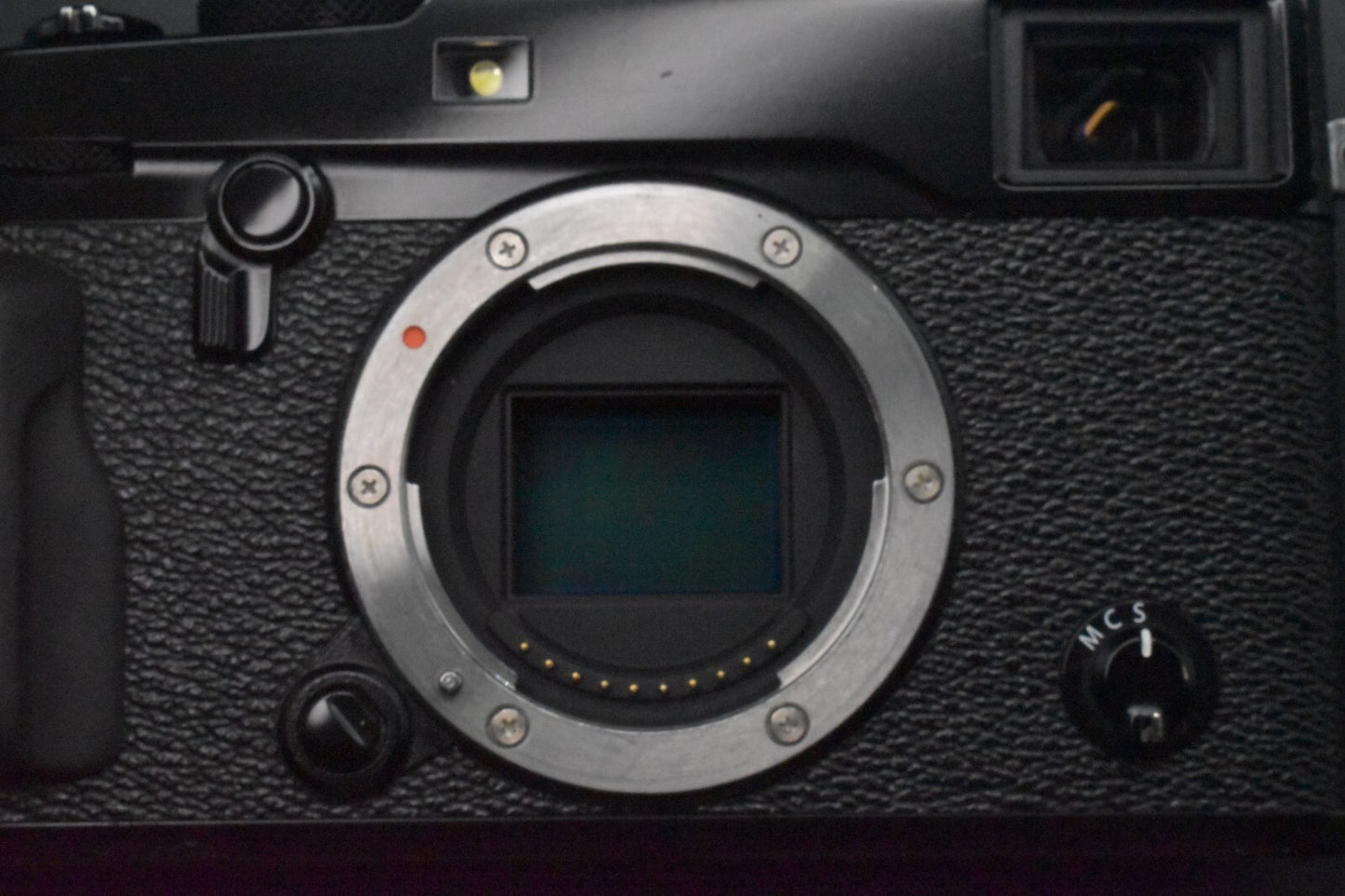 [1 Yr warranty] Fujifilm X-Pro2 Mirrorless Digital Professional Camera Body 5334