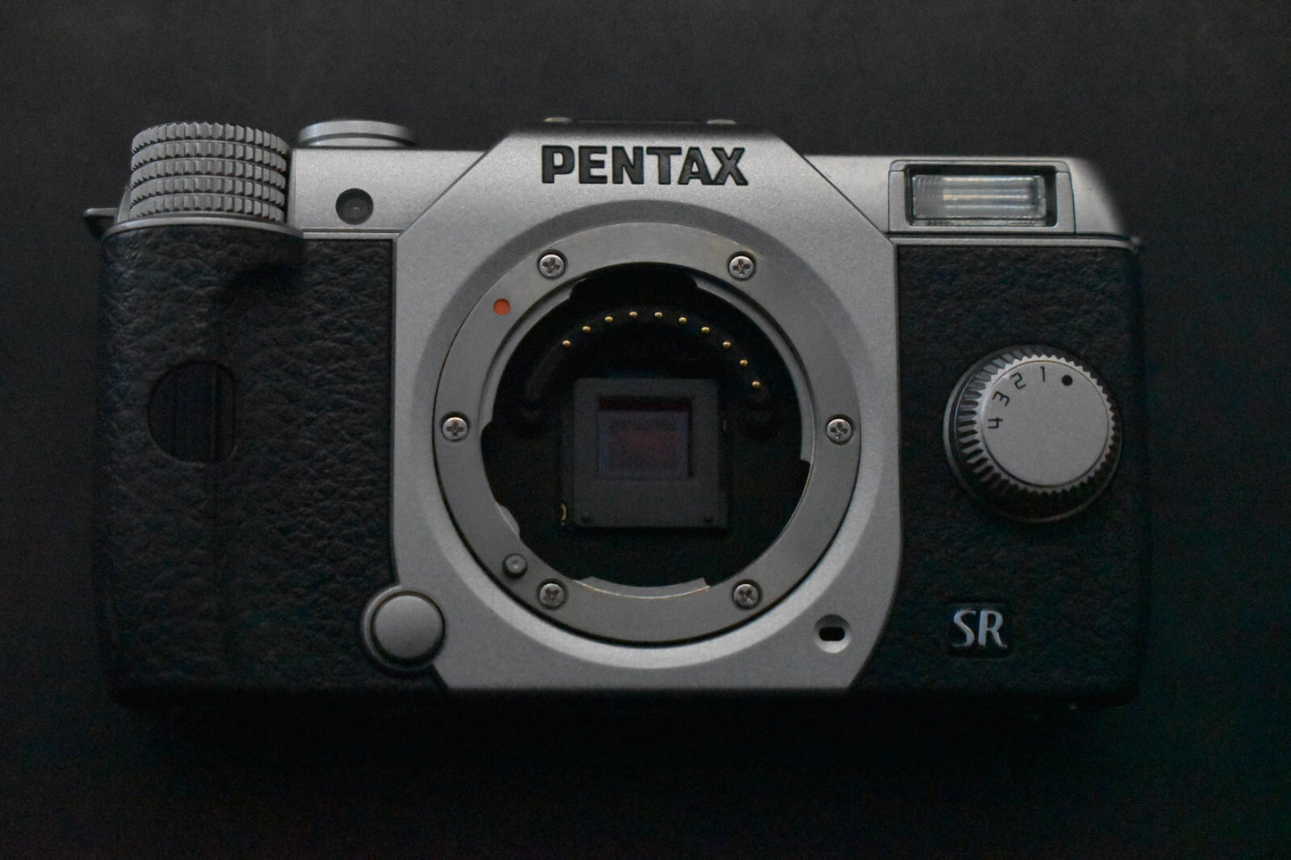 [1 Yr warranty] PENTAX Q10 Mirrorless Digital Camera Silver with Lens 6220