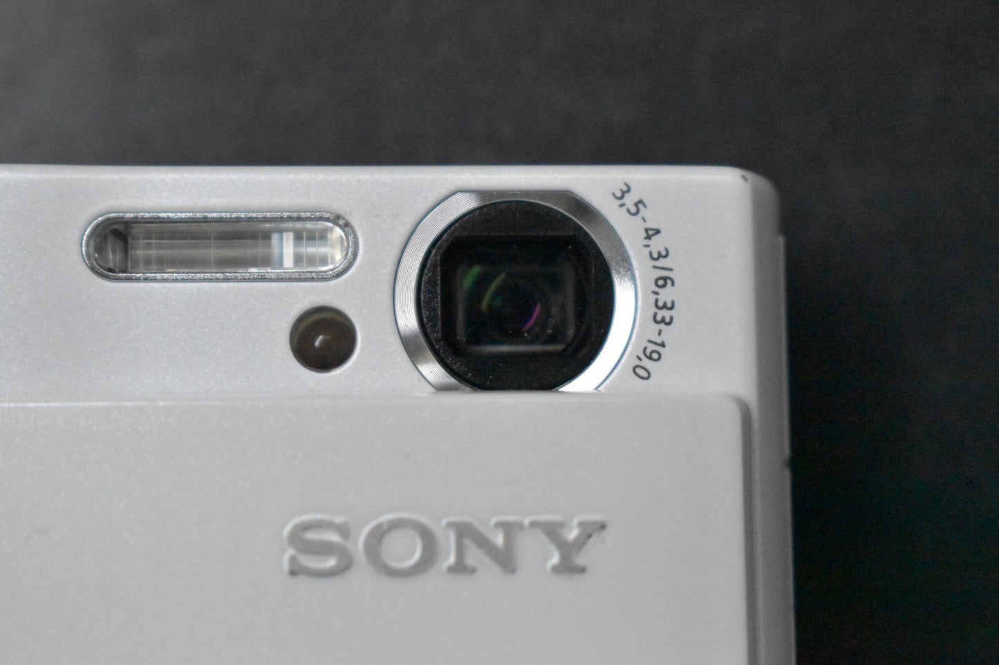 [1 Yr Warranty] SONY Cyber Shot DSC-T10 White Compact Digital Camera 6278