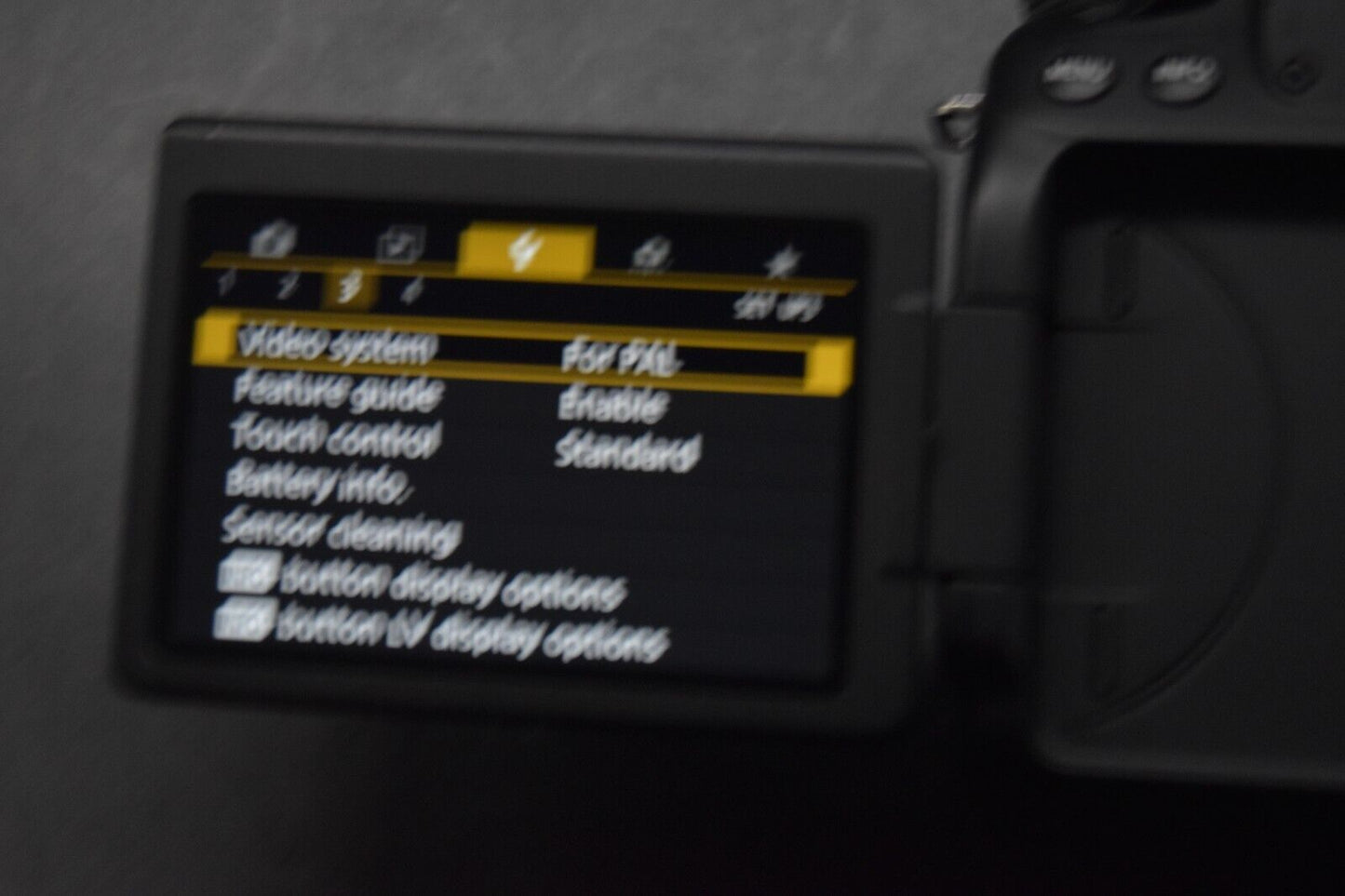 Canon EOS 80D digitale 24,2-MP-Spiegelreflexkamera Gehäuse 【NEUWERTIG- SC 328...