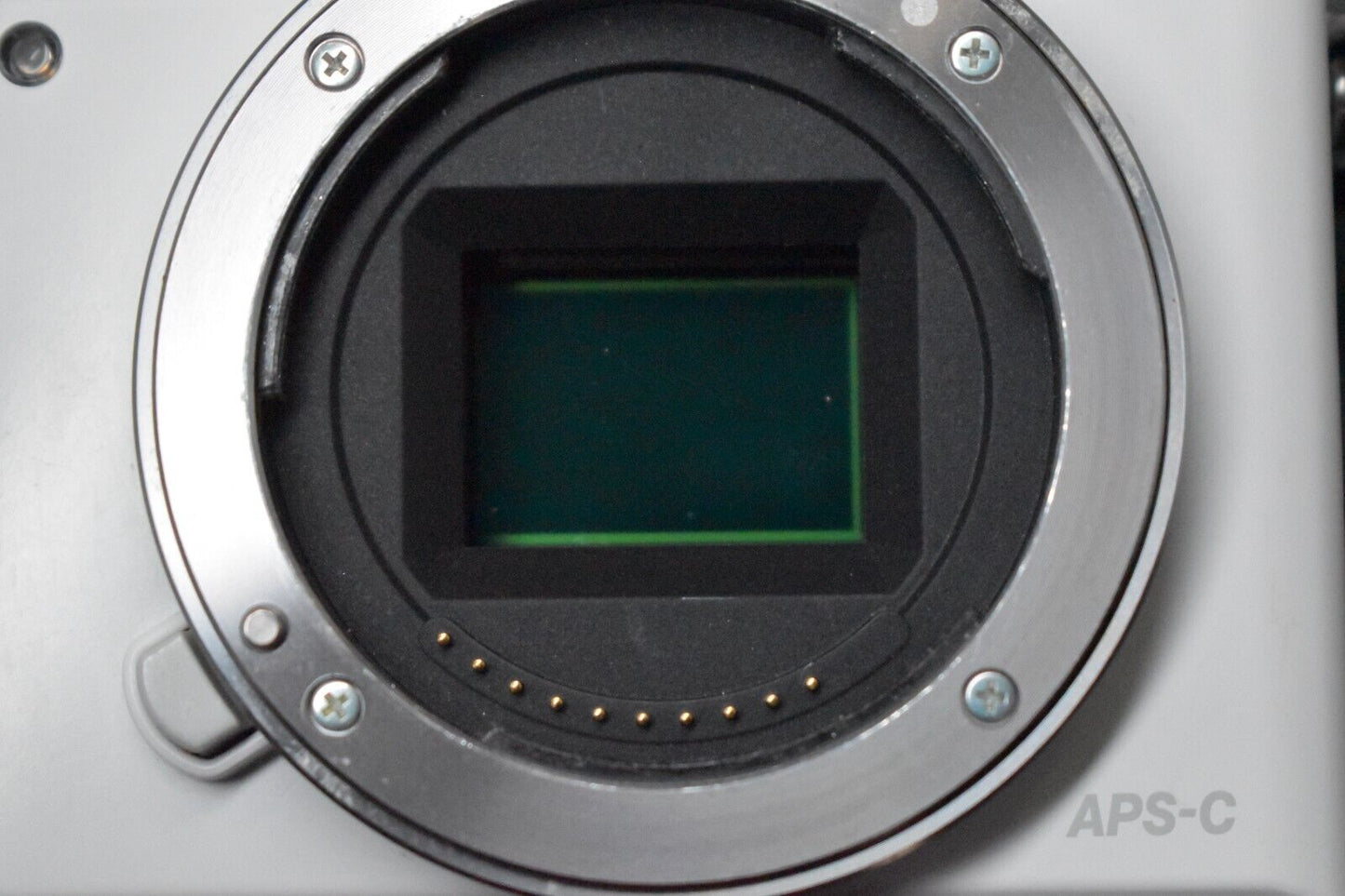 [1 Yr warranty] Sony alpha a6000 Digital Mirrorless Camera with Lens White 5798