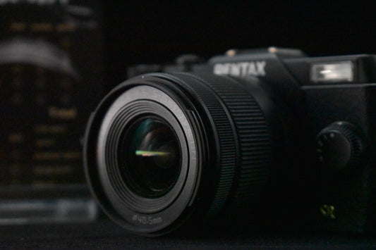 [1 Yr Warranty] Pentax Q7 Black Digital Mirrorless camera with 5-15mm Lens 6418