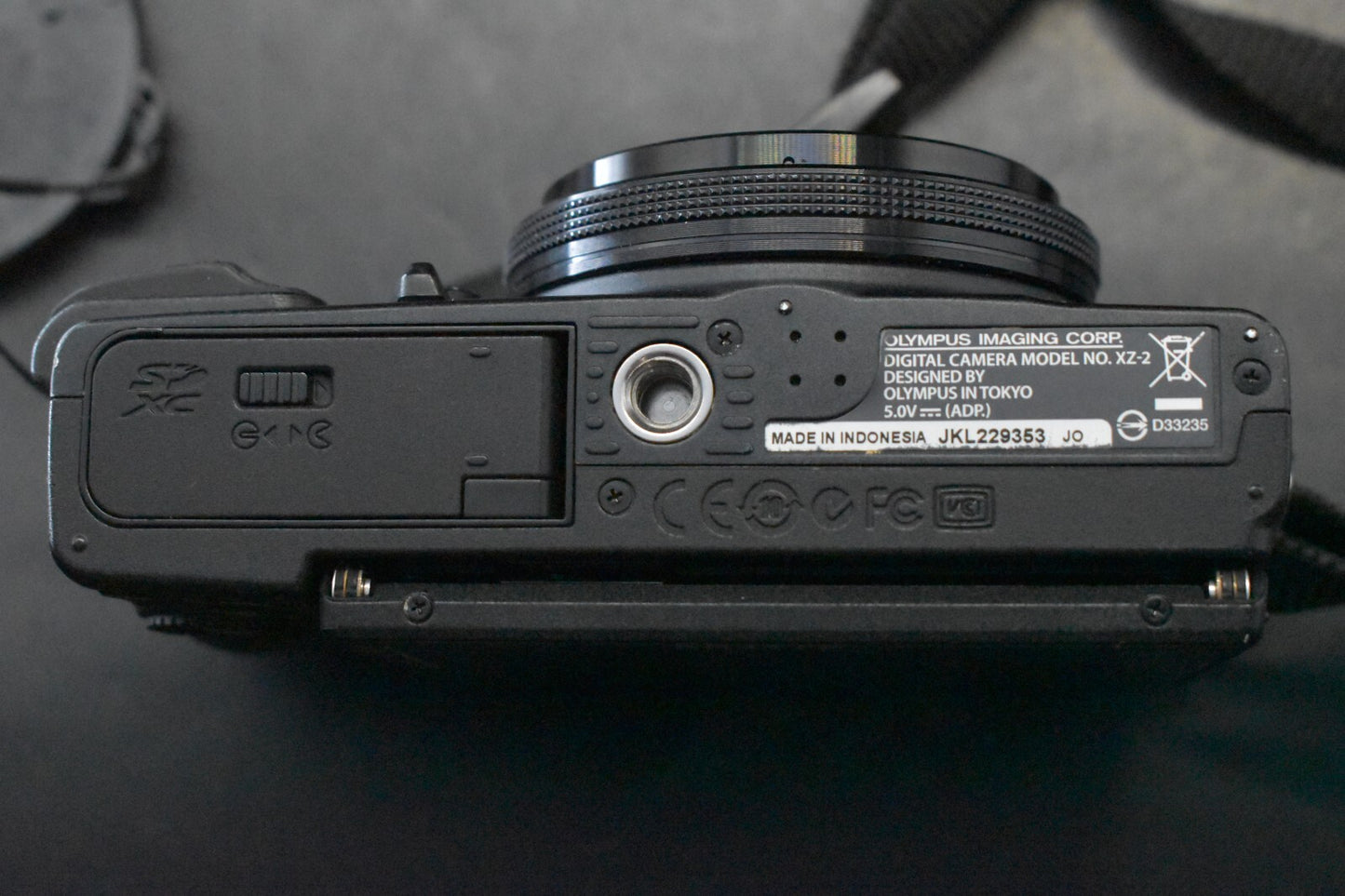 [1 Yr warranty] Olympus STYLUS XZ-2 Point and Shoot Digital Camera Black 5761