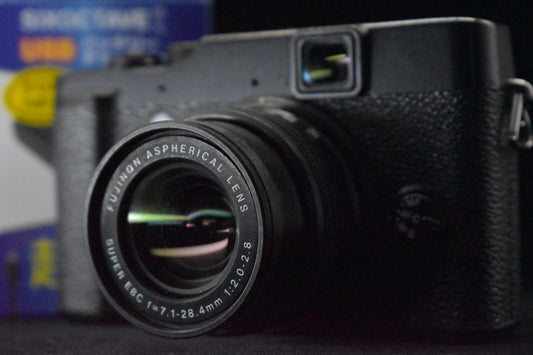 [1 Yr Warranty] Fujifilm X10 Black pPoint and Shoot Compact Digital Camera 6676