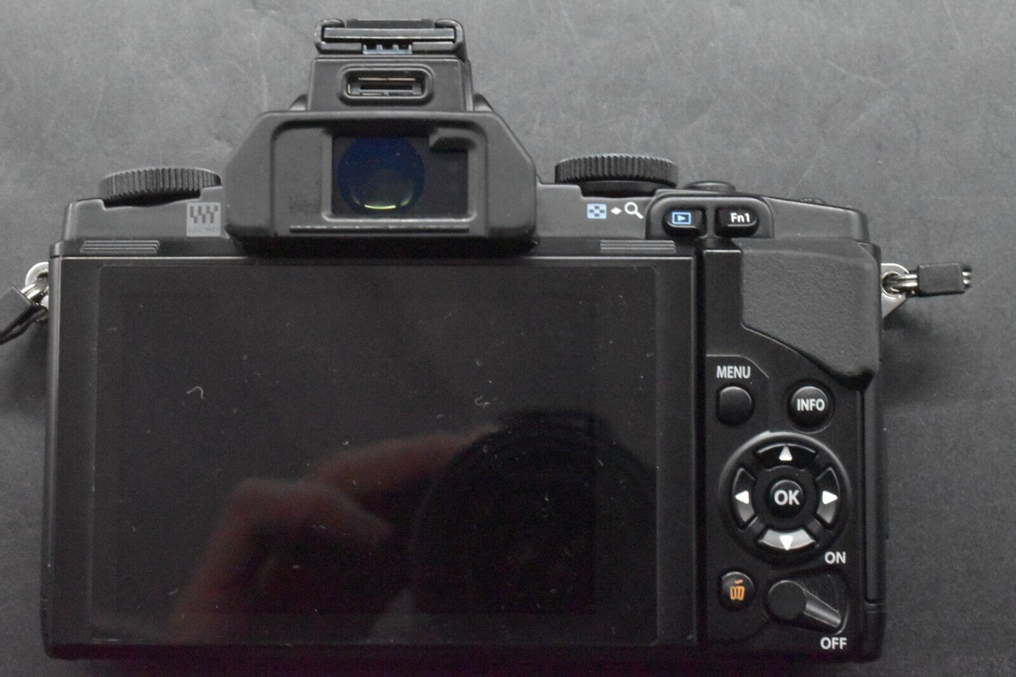 [1 Yr Warranty] Olympus OMD E-M5 Mirrorless Digital Camera with Lens Silver 5830