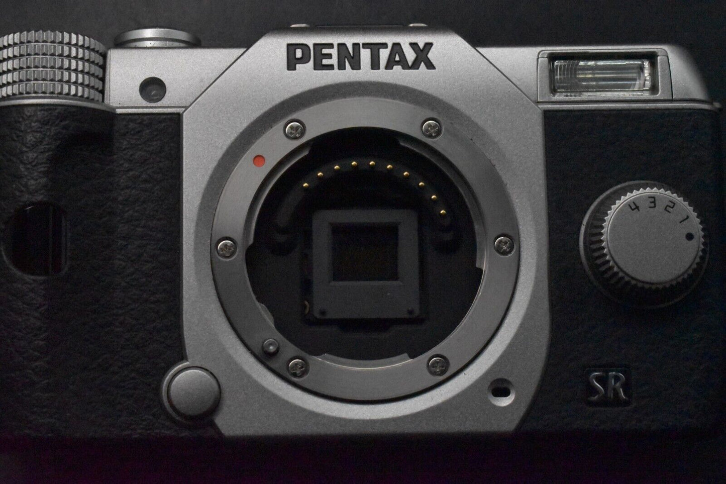 PENTAX Q10 Mirrorless Digital Camera Silver with Lens From Japan [MINT- SC1K]318