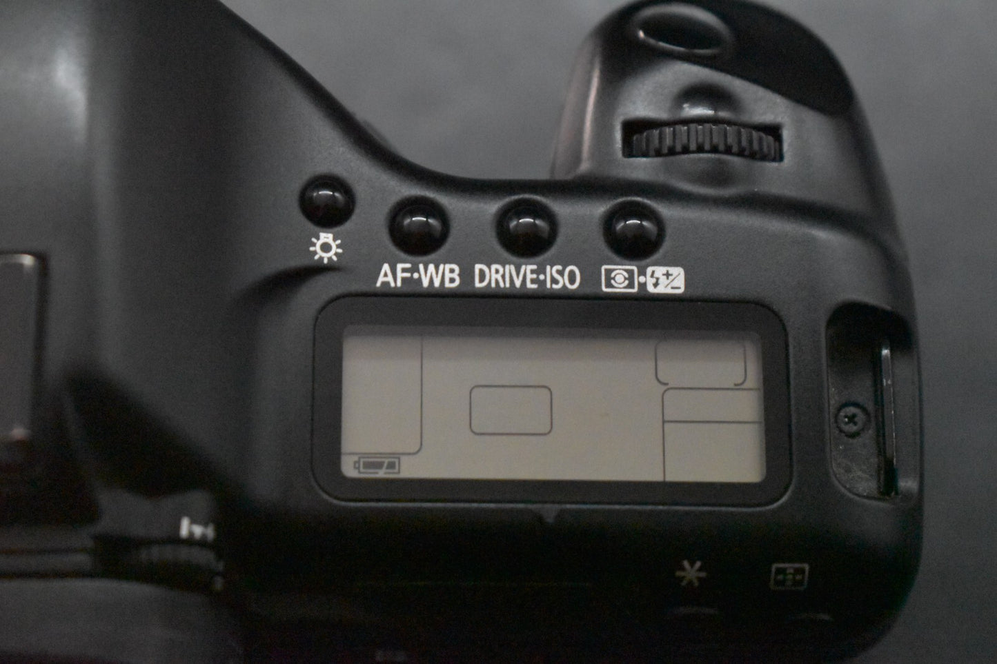 [1 Yr Warranty] Canon EOS 5D Digital SLR Full Frame Camera Body Only 6576