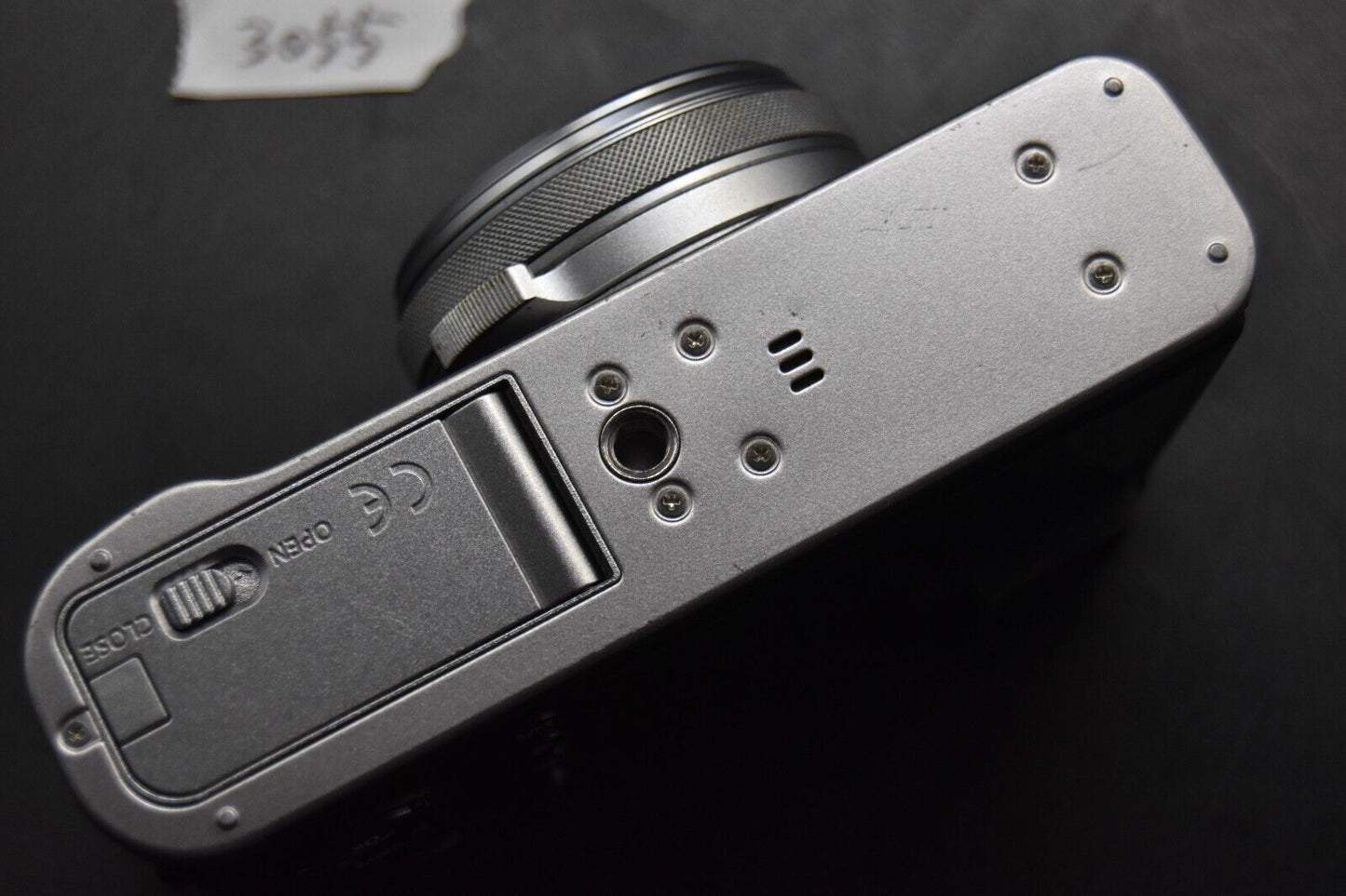 Fujifilm X100F 24.3MP Digital Camera Silver From JAPAN【ALMOST MINT SC...