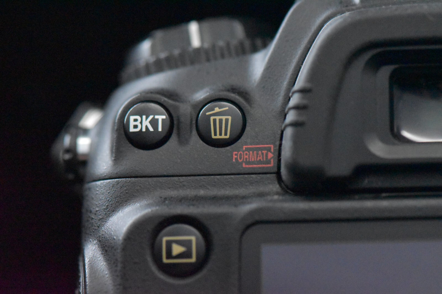 [1 Yr warranty] Nikon D200 10.2MP Digital SLR Camera Black Body Battery 6862