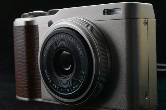 Fujifilm Fuji XF10 XF-10 Gold Compact Digital Camera JAPAN [NEAR MINT] #5262