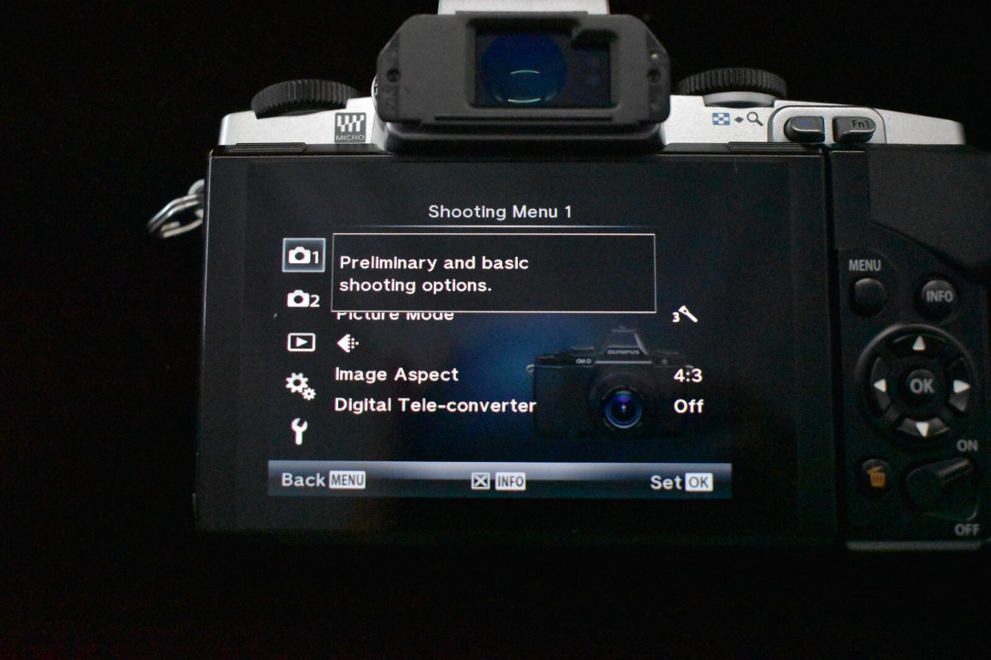 [1 Yr Warranty] Olympus OMD E-M5 Mirrorless Digital Camera with Lens Silver 6703