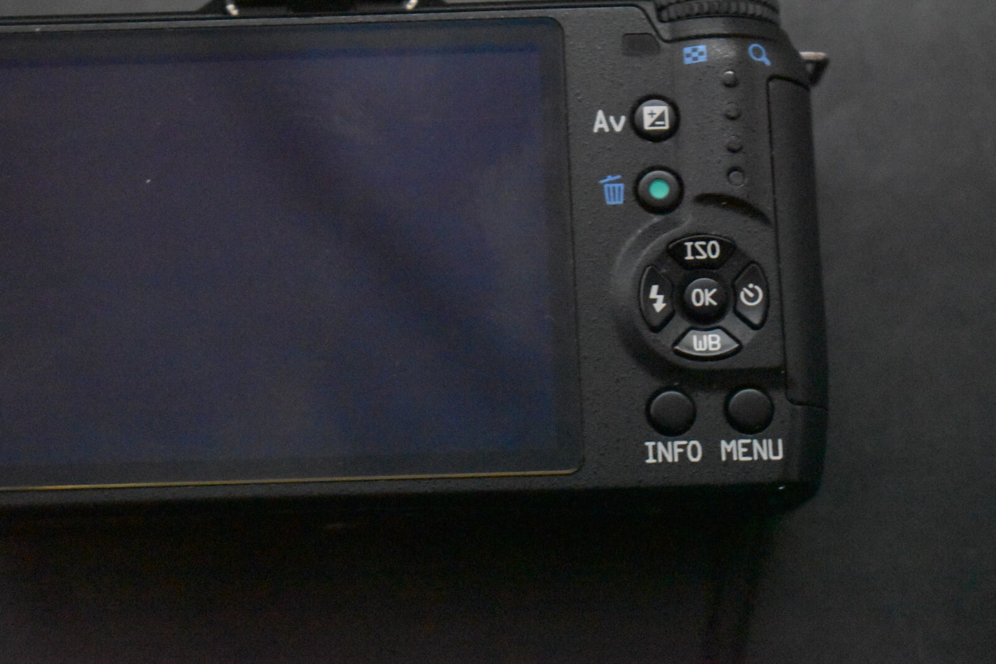 [1 Yr Warranty] Pentax Q7 Black Digital Mirrorless camera with 5-15mm Lens 6418