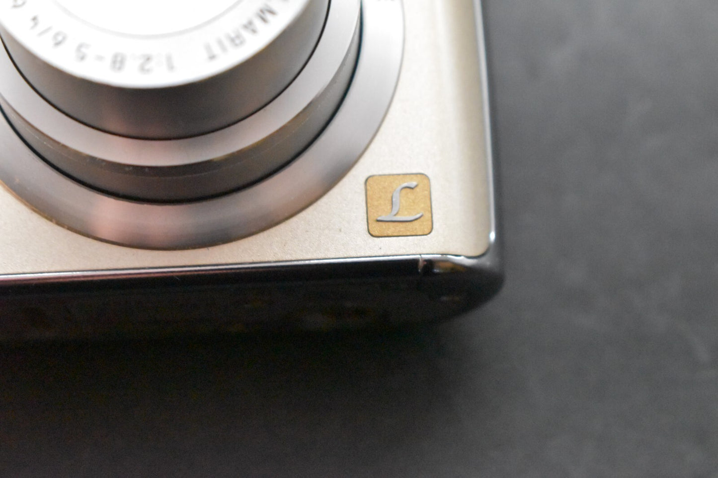 [1 Yr Warranty] Panasonic Lumix DMC-FX07 Compact Digital Camera 7.2MP Gold 6426