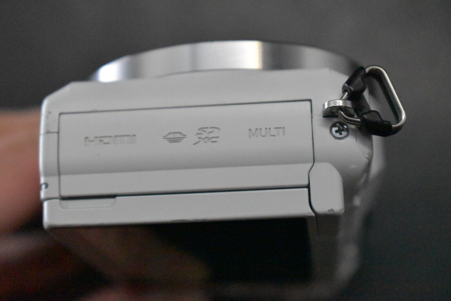 [1 Yr Warranty] Sony Alpha a5000 Mirrorless Digital Camera with Lens White 5856
