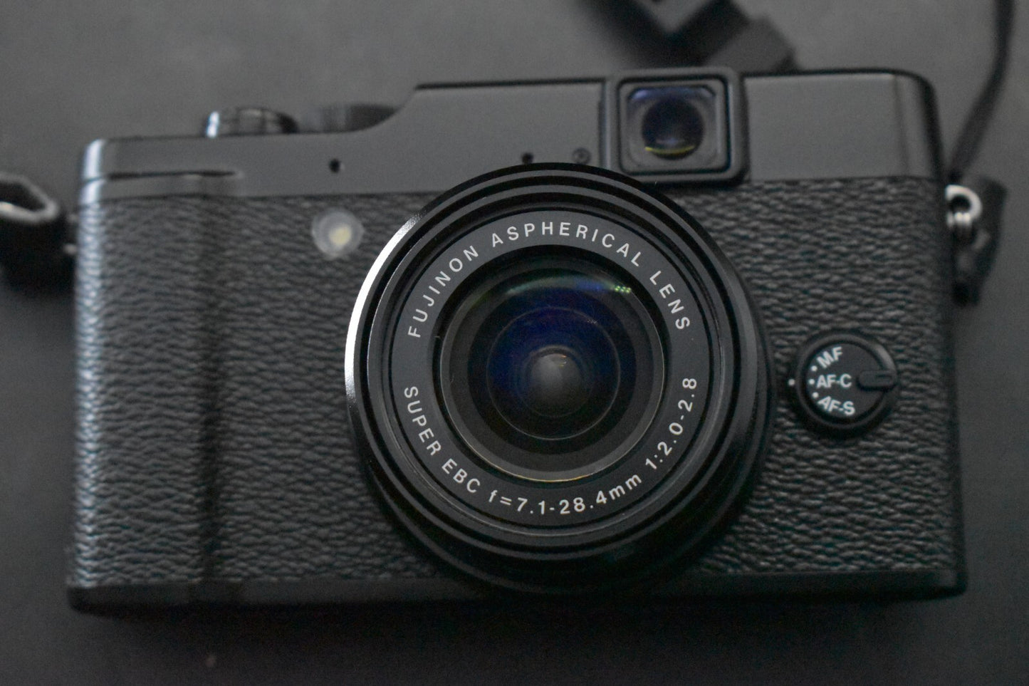 [1 Yr Warranty] Fujifilm X10 Black pPoint and Shoot Compact Digital Camera 6284