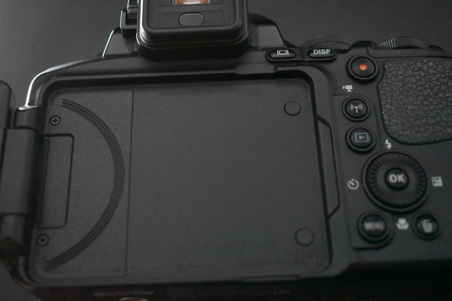 [1 Yr warranty] Nikon Coolpix P900 Black Point and Shoot Super Zoom Camera 6588