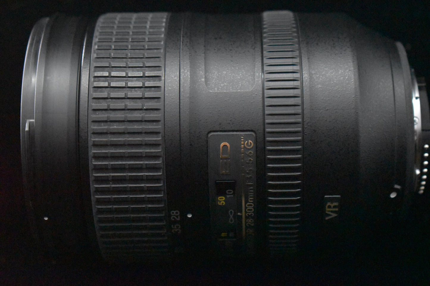 [1 Yr warranty] Nikon AF-S FX NIKKOR 28-300mm F/3.5-5.6G ED VR Zoom Lens 6831