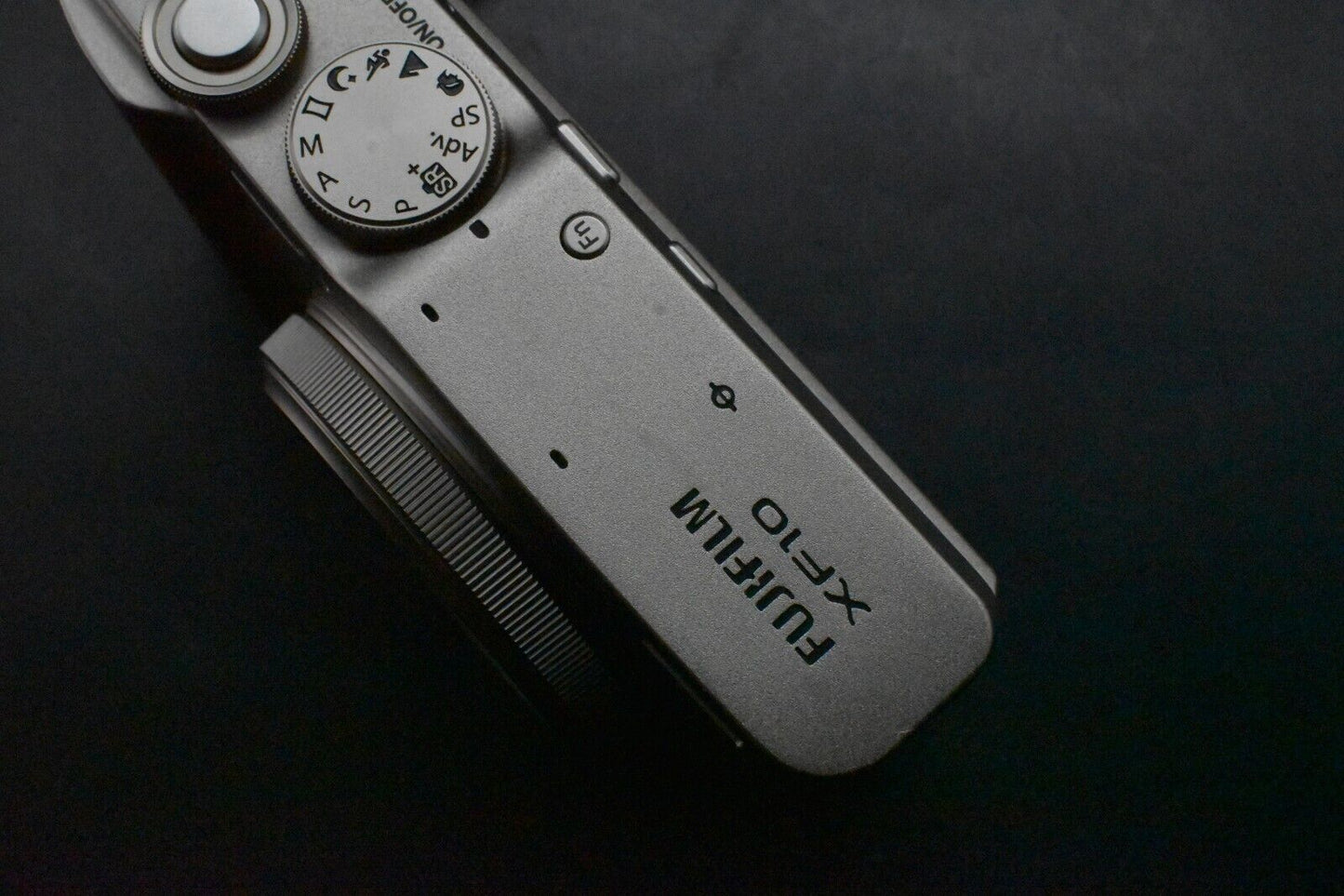 Fujifilm Fuji XF10 XF-10 Gold Compact Digital Camera JAPAN [NEAR MINT] #5262