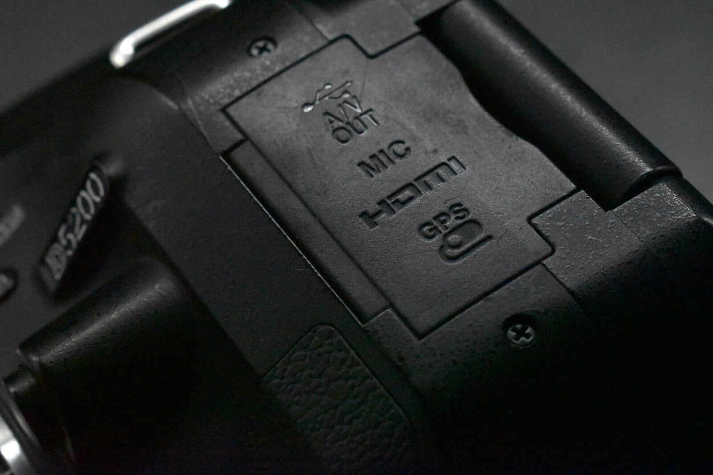 Appareil photo numérique 24,1 mégapixels Nikon D5200 boîtier noir avec 18-55 ...