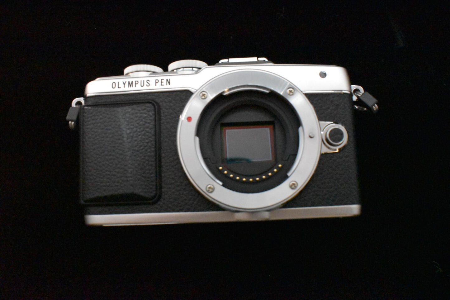 [1 Yr Warranty] Olympus PEN E-PL7 Digital Camera Silver with 14-42mm Lens 6717