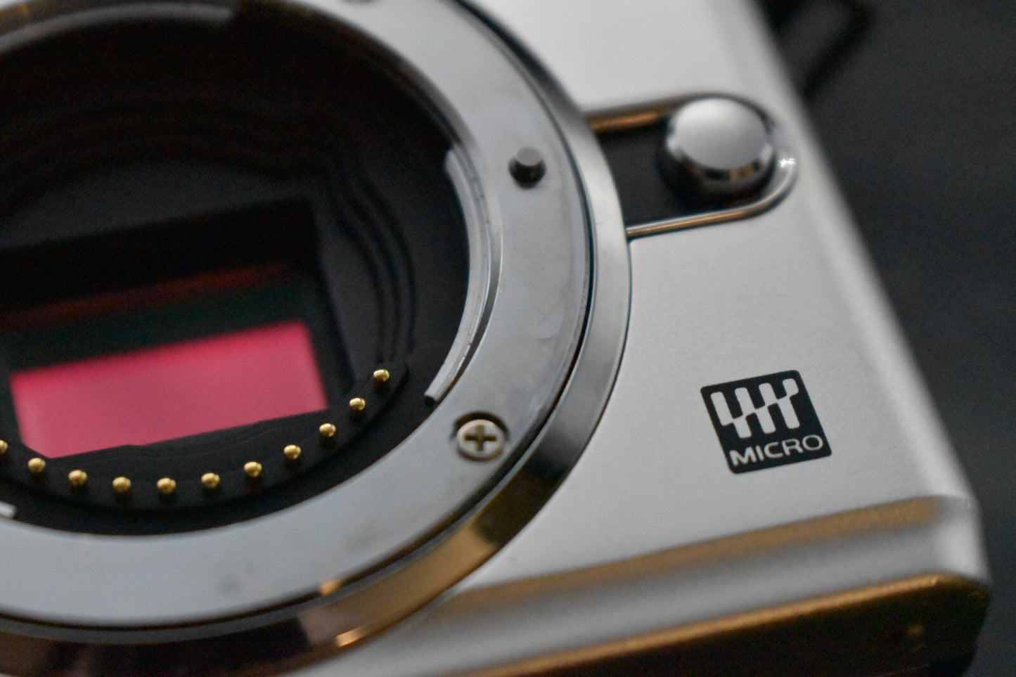 [1 Yr Warranty] Olympus PEN E-PL2 Digital Camera Body with Lens Silver 6075