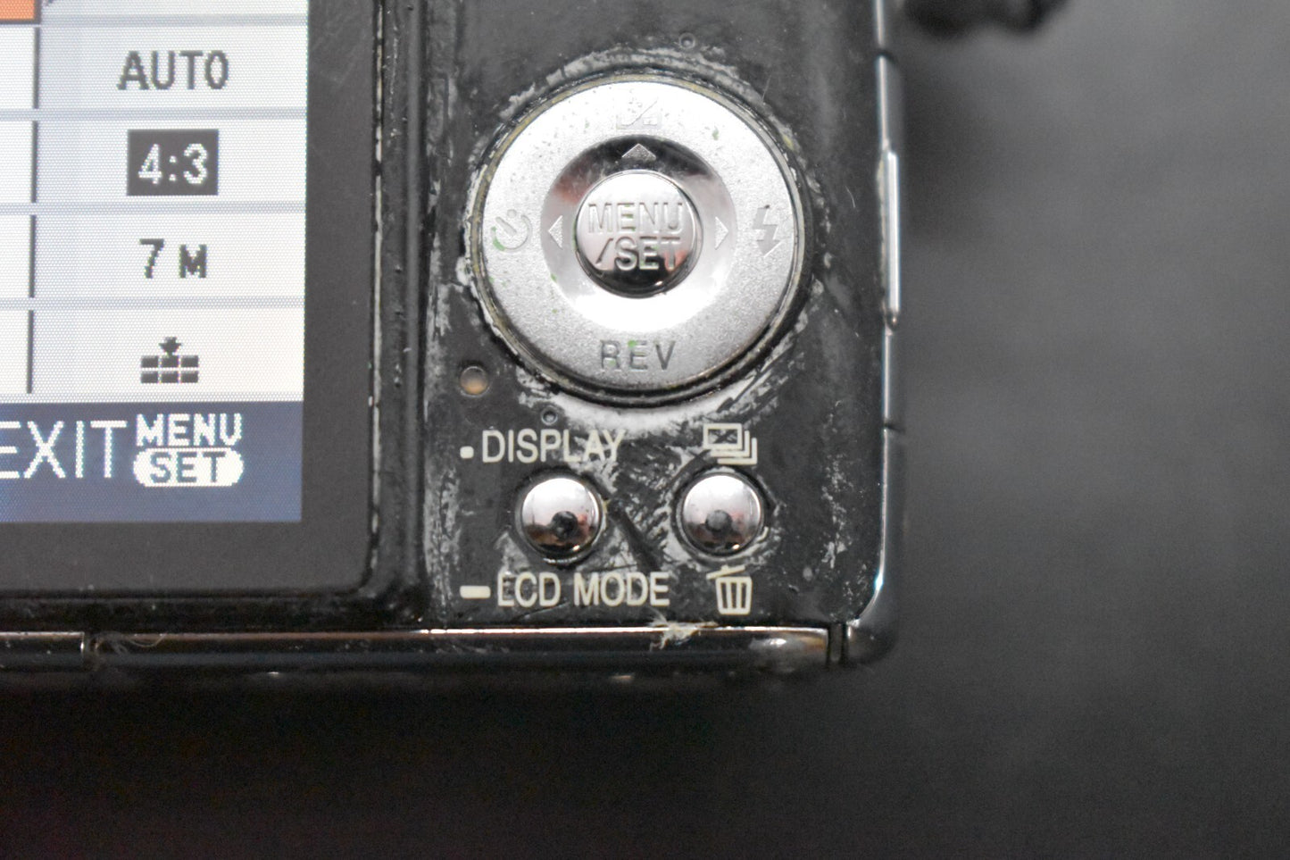 [1 Yr Warranty] Panasonic Lumix DMC-FX07 Compact Digital Camera Black 6411