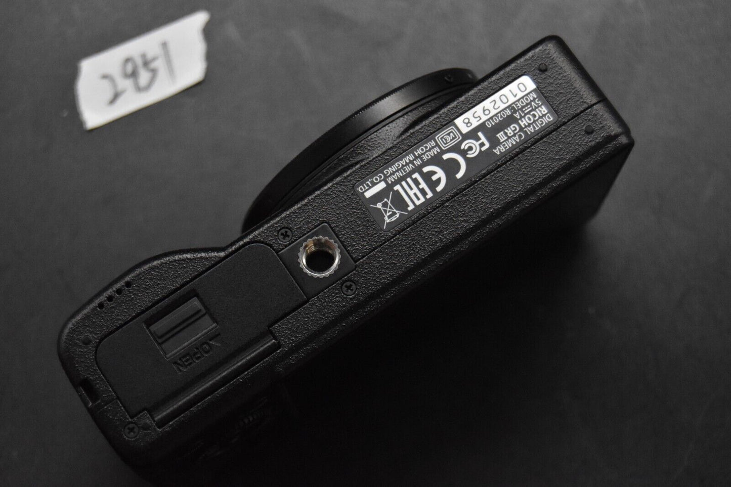 RICOH GR III 24.2MP 18.3mm f/2.8 Digital Camera Black From JAPAN 【MINT】 2951