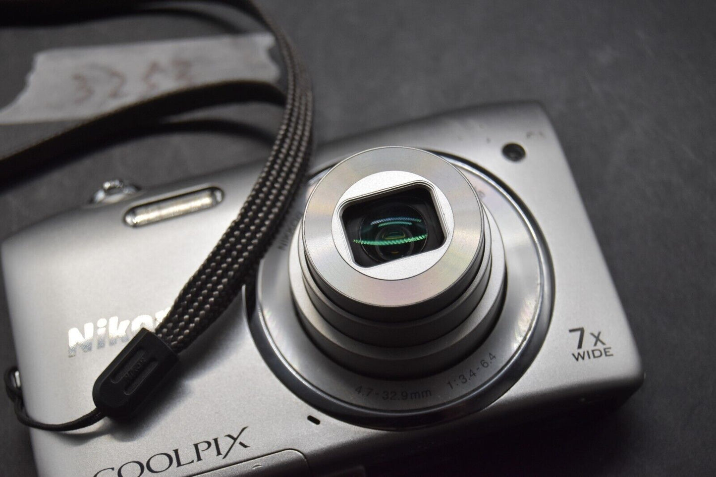 Nikon COOLPIX S3500 Silver 20.0MP Compact Digital Camera From JAPAN 【MINT-】3253