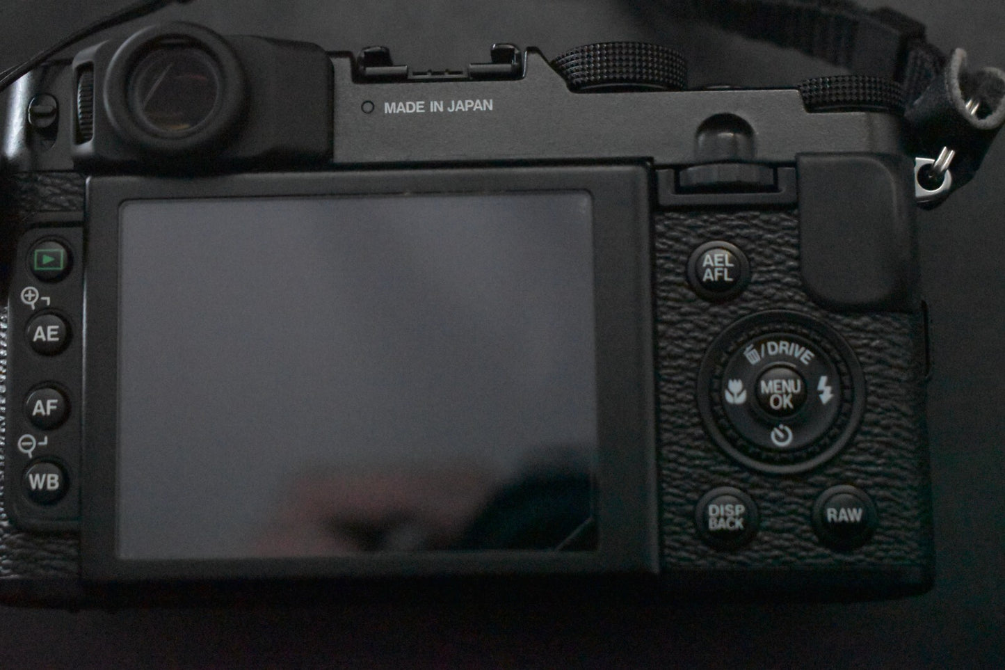 [1 Yr Warranty] Fujifilm X10 Black pPoint and Shoot Compact Digital Camera 6284