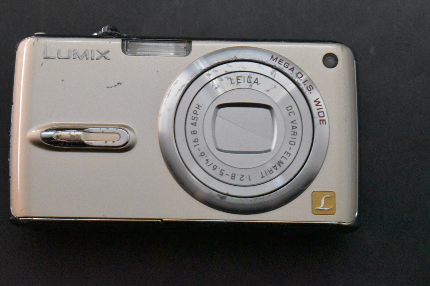 [1 Yr Warranty] Panasonic Lumix DMC-FX07 Compact Digital Camera 7.2MP Gold 6307