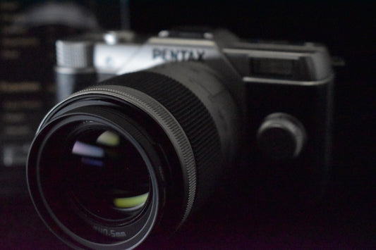 [1 Yr warranty] PENTAX Q10 Mirrorless Digital Camera Silver with Lens 6220