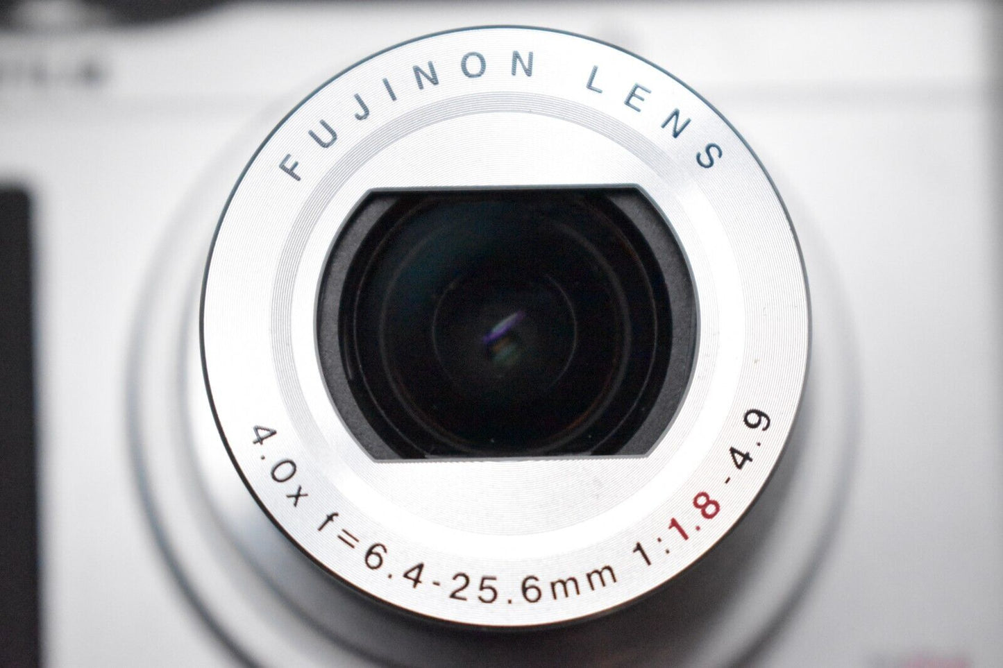 [1 Yr warranty] Fujifilm XQ1 Compact Digital Camera Point and Shoot Silver 5706