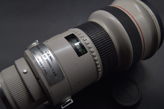 Canon EF 300mm f/2.8 L USM Telephoto Lens From JAPAN 【NEAR MINT】 #3495