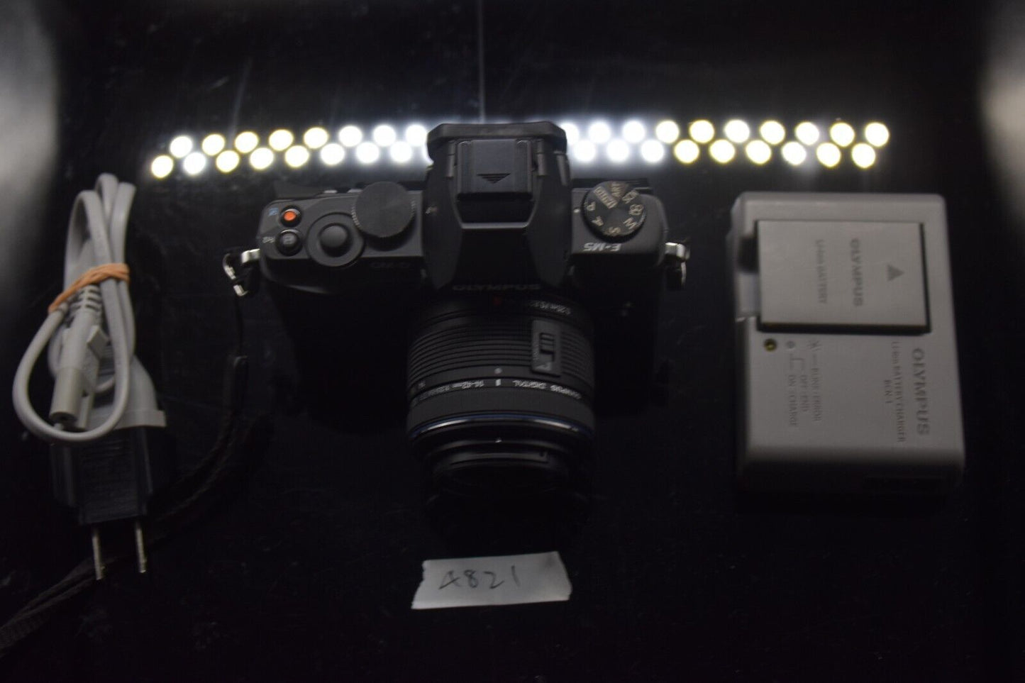 [1 Yr Warranty] Olympus OMD E-M5 Mirrorless Digital Camera with Lens Silver 5830