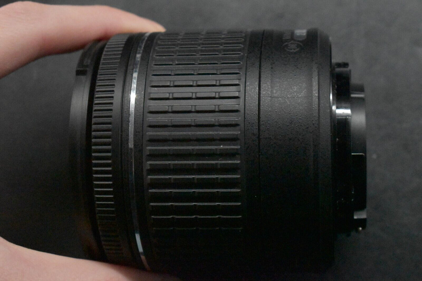 Appareil photo numérique 24,1 mégapixels Nikon D5200 boîtier noir avec 18-55 ...