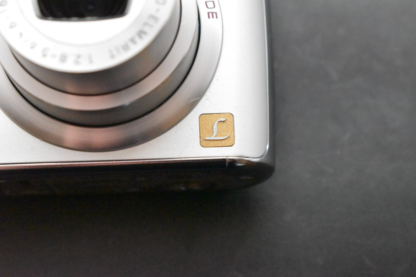 [1 Yr Warranty] Panasonic Lumix DMC-FX07 Compact Digital Camera Silver 6413