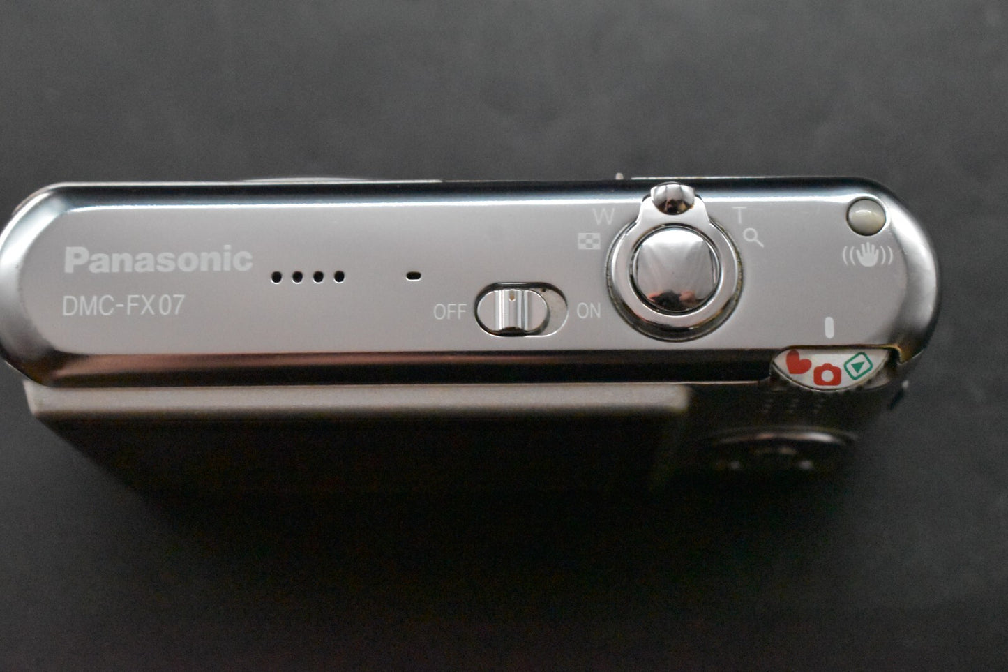 [1 Yr Warranty] Panasonic Lumix DMC-FX07 Compact Digital Camera Silver 6408