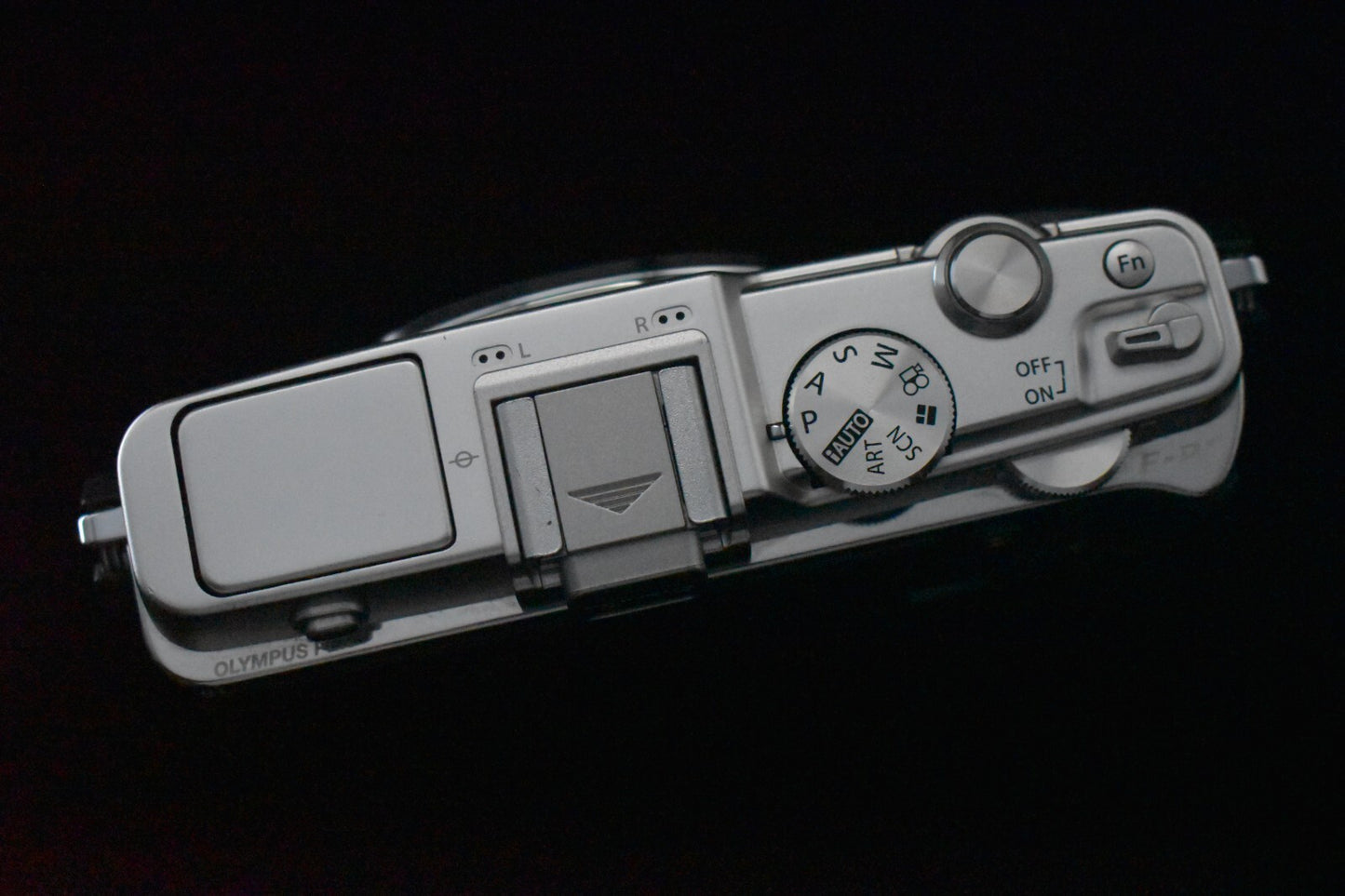 [1 Yr Warranty] Olympus PEN E-P5 Silver Body Wifi Digital Camera Japan 6794