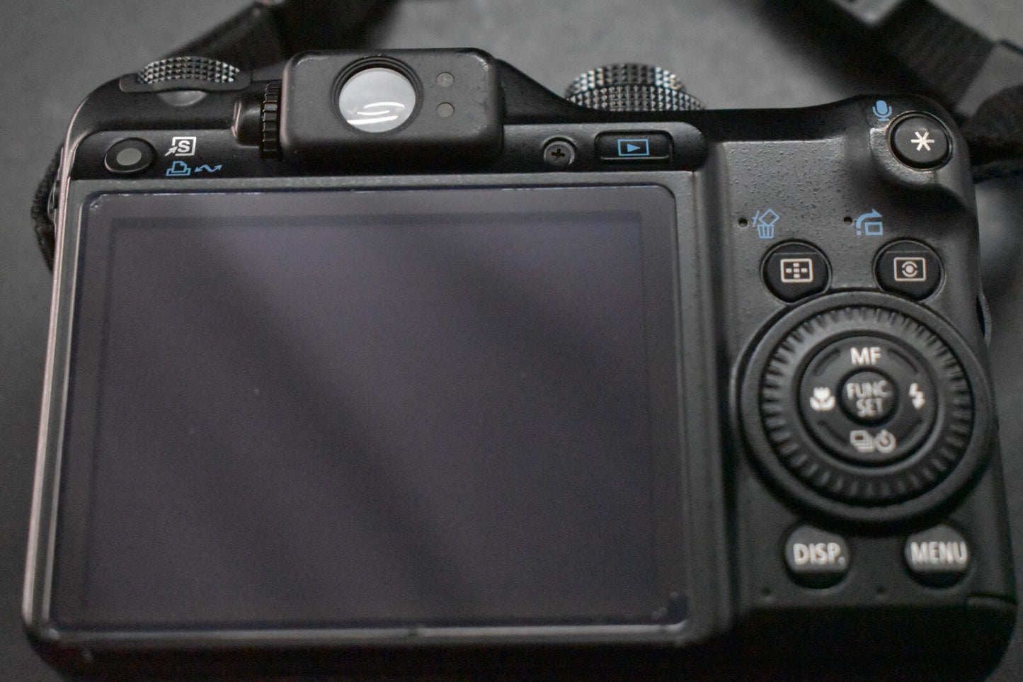 [1 Yr warranty] Canon PowerShot G10 Point and Shoot Digital Compact Camera 6597