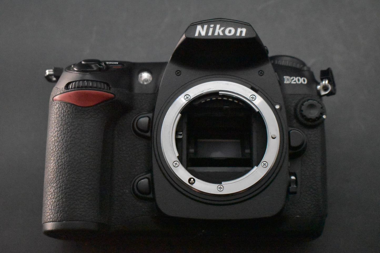 [1 Yr warranty] Nikon D200 10.2MP Digital SLR Camera Black Body Battery 6323