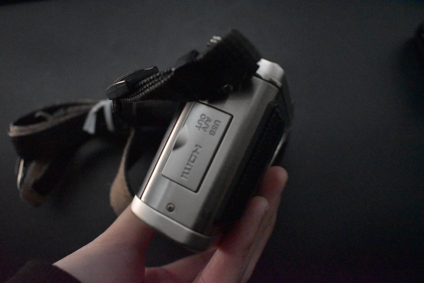 [1 Yr Warranty] Olympus Pen E-P1 Silver 12.3MP Digital Camera With Lens 6063