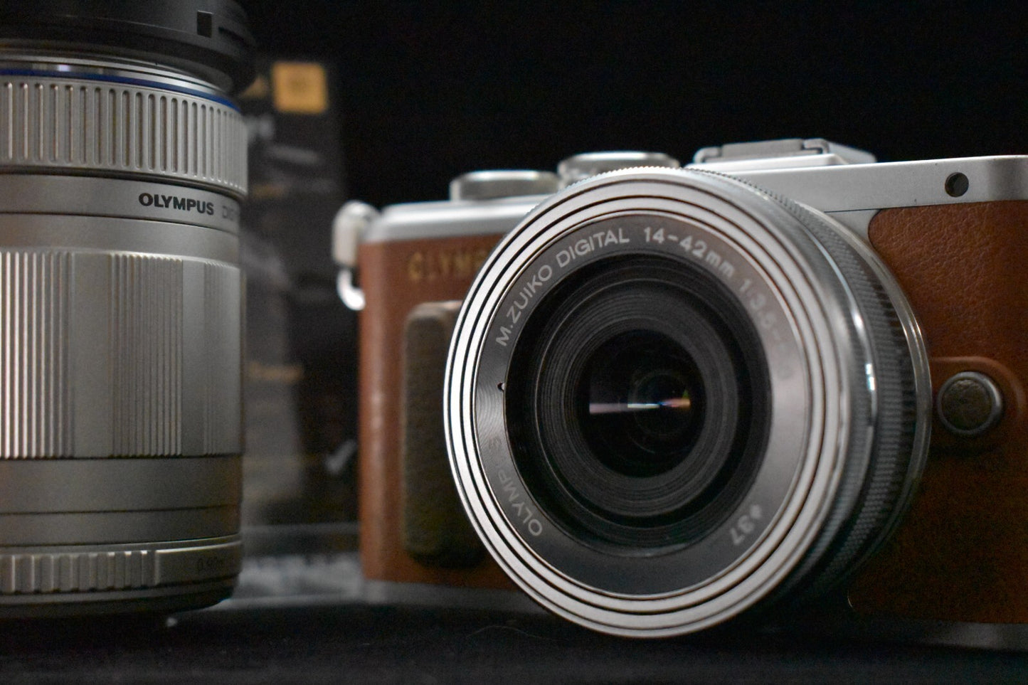 [1 Yr warranty] Olympus E-PL8 Digital Micro Four Thirds Digital Camera 6401