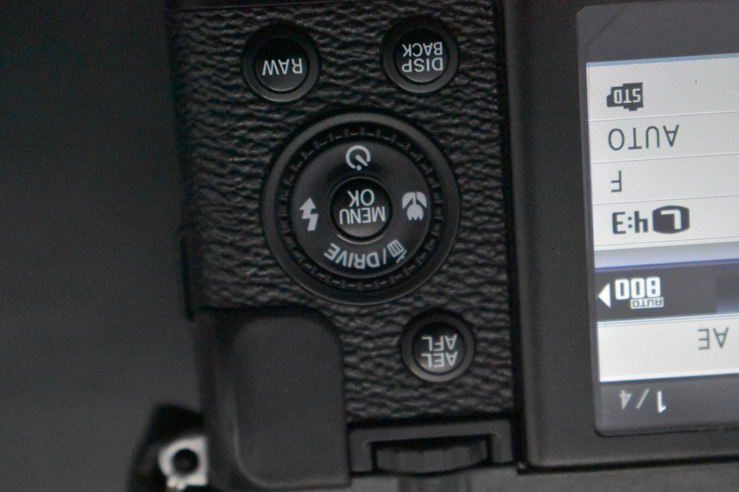 [1 Yr Warranty] Fujifilm X10 Black pPoint and Shoot Compact Digital Camera 6284