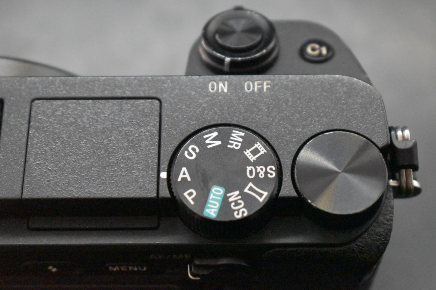 [1 Yr Warranty] Sony Alpha A6400 Mirrorless Digital Camera with lens Black 6590