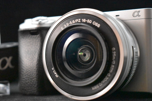 [1 Yr Warranty] Sony Alpha A6400 Mirrorless Digital Camera with lens Black 6572