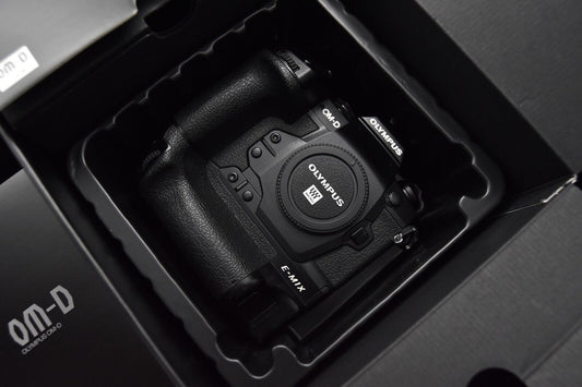 Olympus OM-D E-M1X 20.4MP Digital SLR Camera From Japan 【MINT- SC 45634】2211
